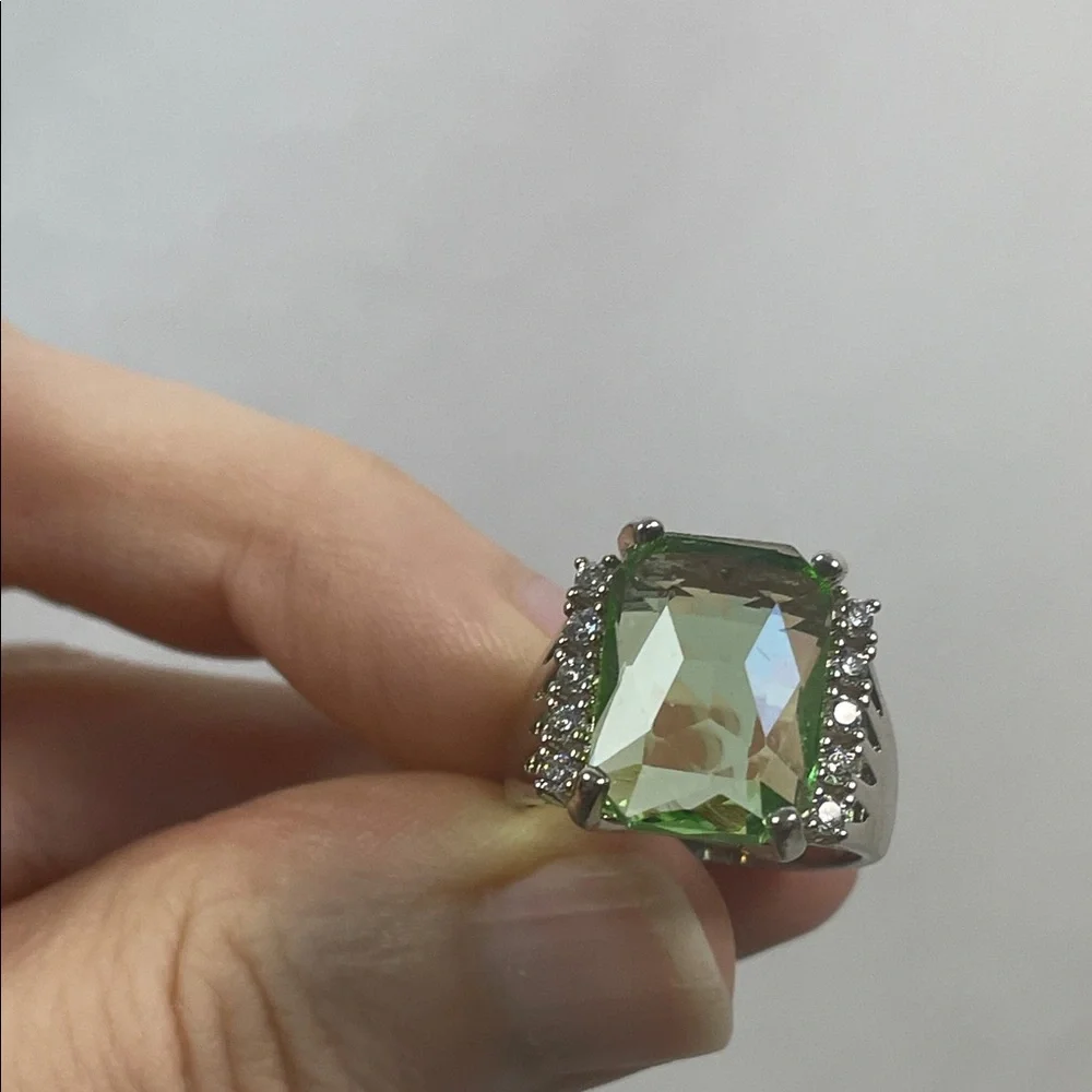 Sterling silver Large Green Gemstone Ring 925 zirconia diamonds
